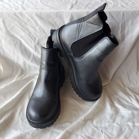 Soda Girls Leather Round Toe Chelsea High Top Platform Ankle Boots Size 5.5 Goth - Picture 1 of 12